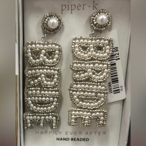 Piper K ‘Bride’ hanging earrings with pearl detail